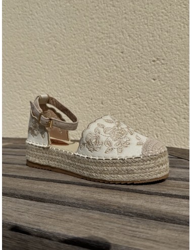 Alpargatas con cuña y bordados florales Rita Beige