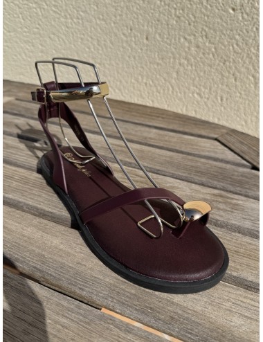 Sandalias con tiras y anillo Osulai Wine